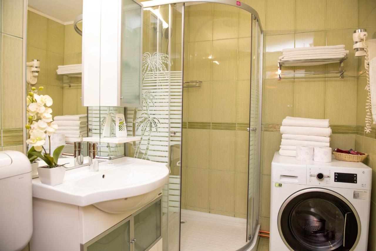 Classic Apartment Near The City Center Cluj Napoca Bagian luar foto